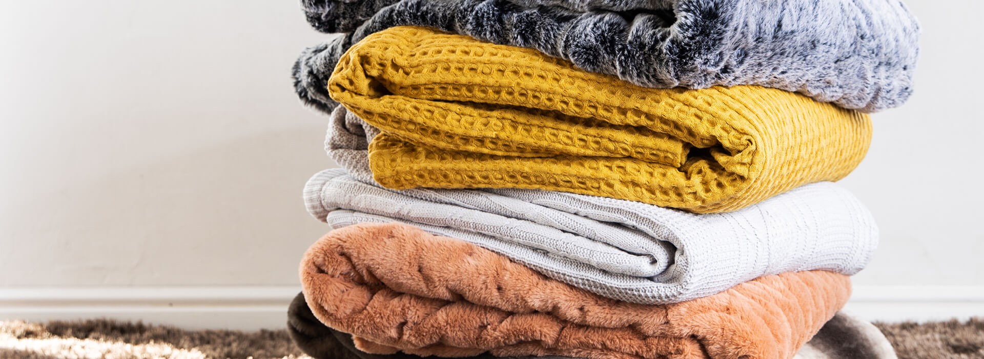 Blankets Throws Volpes