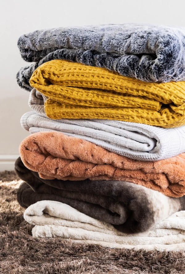 Blankets Throws Volpes