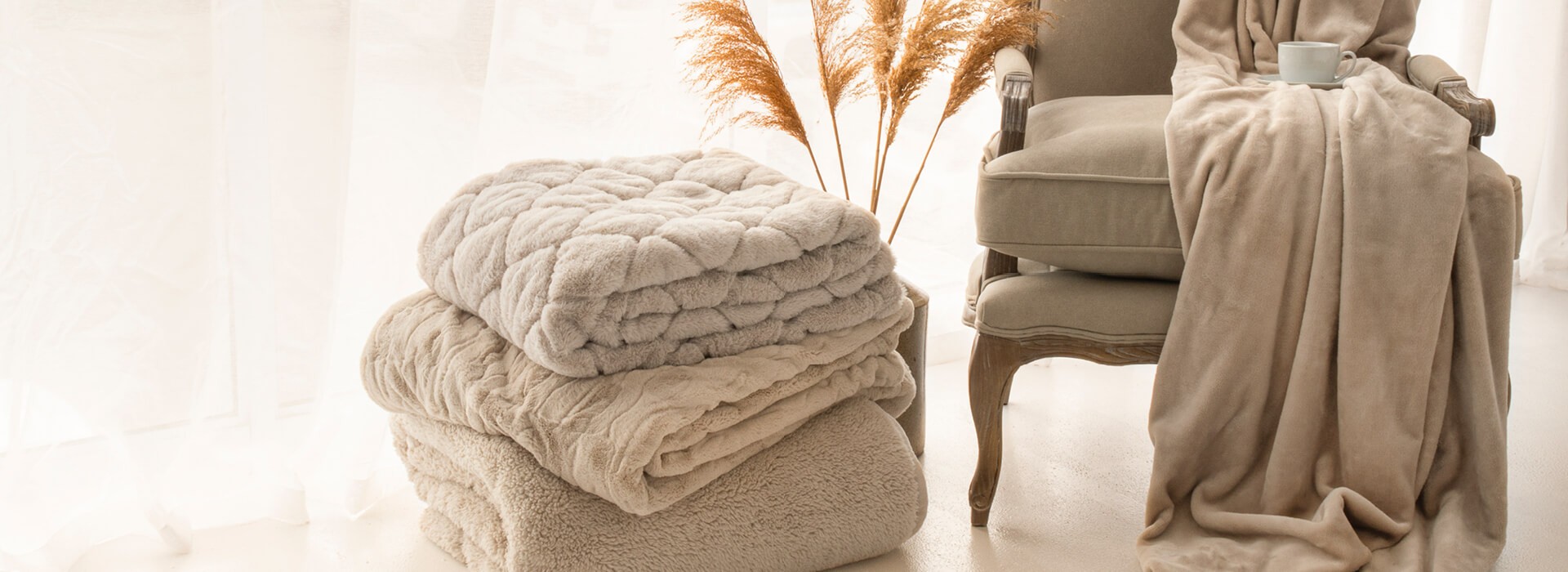 BLANKETS & THROWS Volpes