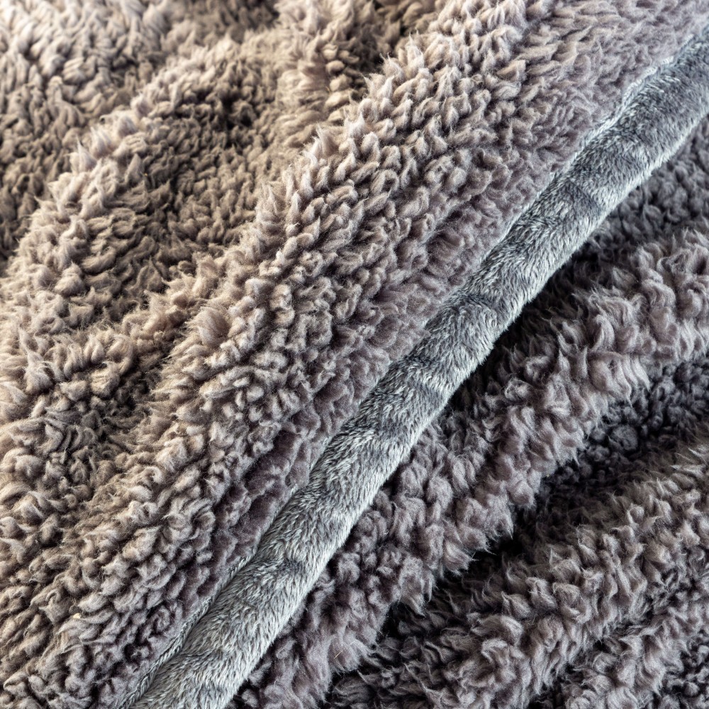 Cloud Charcoal Blanket Volpes